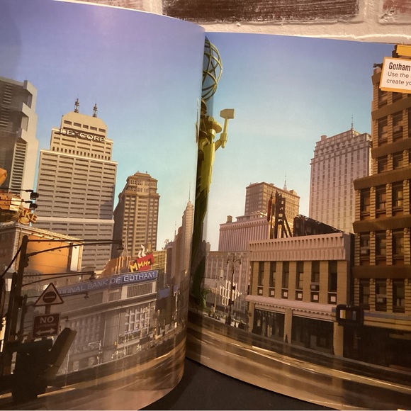 Lego The Batman Movie 1000+ Sticker Book - Like New - 1 Sticker Used - Comics - Picture 5 of 14